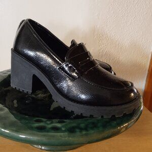 Dirty Laundry black chunky loafers size 7